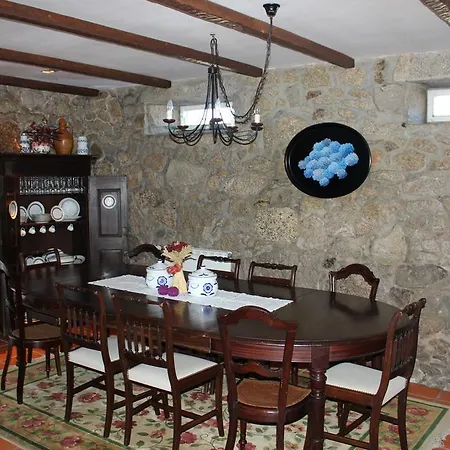 Фермерский дом Casa Do Nato -turismo Rural Виана-ду-Каштелу