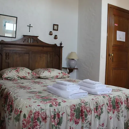 مزرعة للإقامة Casa Do Nato -turismo Rural *