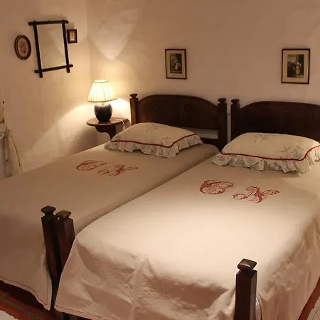 مزرعة للإقامة Casa Do Nato -turismo Rural *